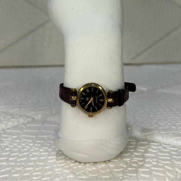 GucciโQuartz Gold-Tone Leather Calfskin Casual Brown Watch - Picture 7 of 9